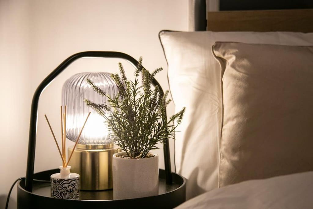 Fortunae'S Cosy Apartment- By Fang Sunderland  Exteriér fotografie
