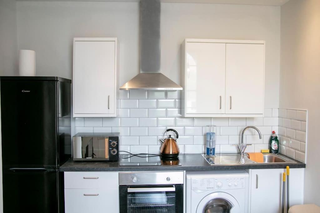 Fortunae'S Cosy Apartment- By Fang Sunderland  Exteriér fotografie