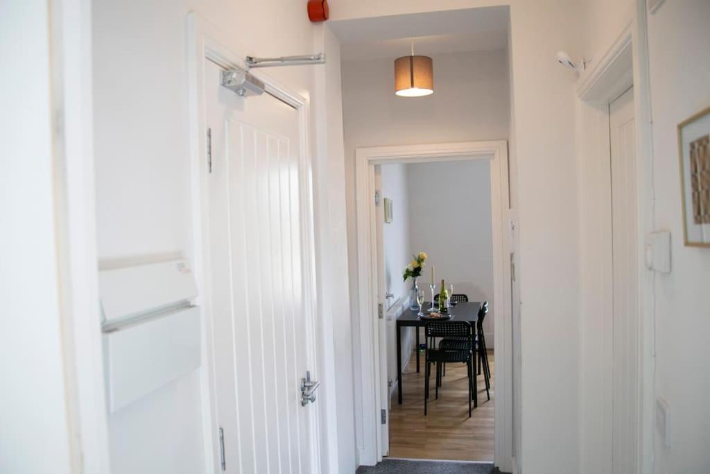Fortunae'S Cosy Apartment- By Fang Sunderland  Exteriér fotografie